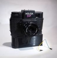 http://www.jesseengland.net/files/gimgs/th-25_holga_date_promo.jpg